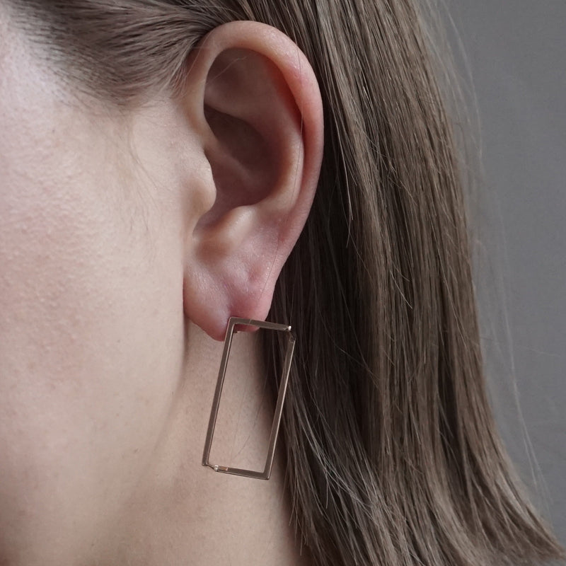 revie objects /〈BREAK〉cuboid earring（BR02-11/12)