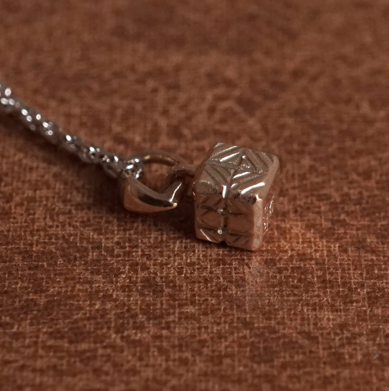 GERMEDEUR / PANDORA CUBE NECKLACE サファイア K10YG