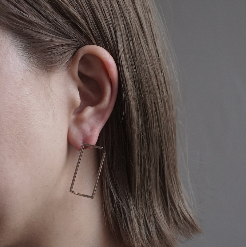 revie objects /〈BREAK〉cuboid earring（BR02-11/12)