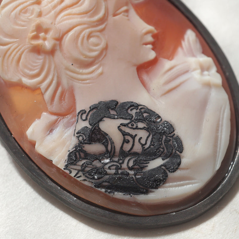 HIYU HAMASAKI / TATTOO CAMEO BROOCH 06