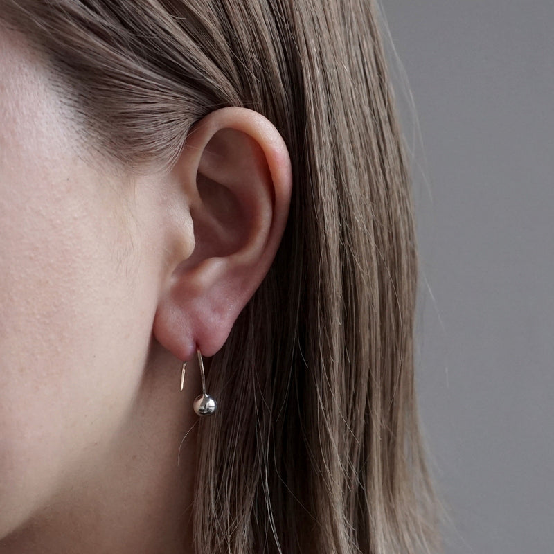 revie objects /〈FLOW〉dot earring 2（FL02-07）