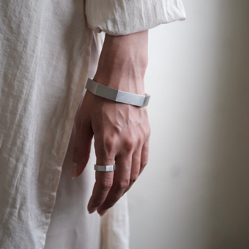 Chi / "TOY BOX" Panta Bangle