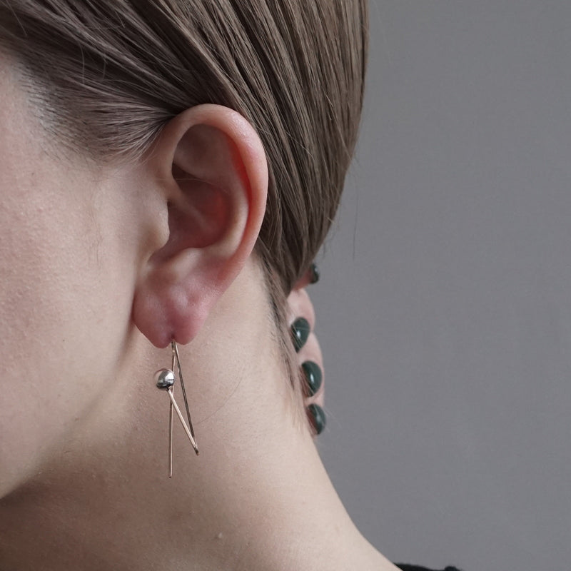 revie objects /〈FLOW〉dot earring 4（FL02-09）