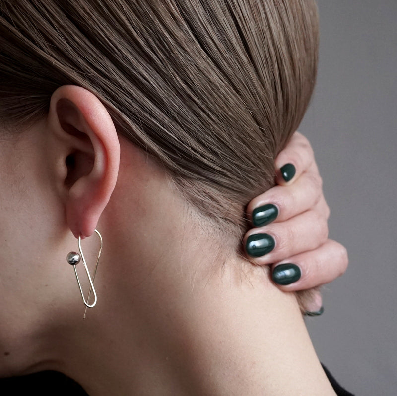 revie objects /〈FLOW〉dot earring 4（FL02-09）