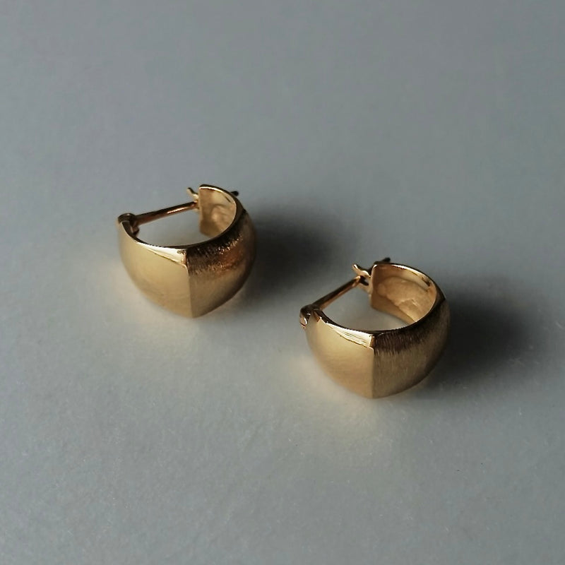 revie objects /〈ANALYZE〉ball earrings（AN2-29/30）