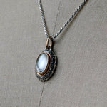 [Only posted at noon on November 4th] J&O SINRA / Moonstone necklace (BM-25)