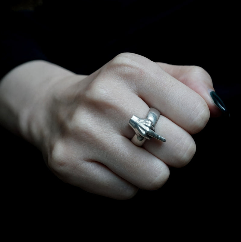 In Out Design / The Finger Ring