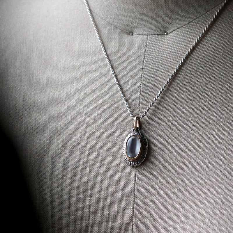 [Only posted at noon on November 4th] J&O SINRA / Moonstone necklace (BM-25)
