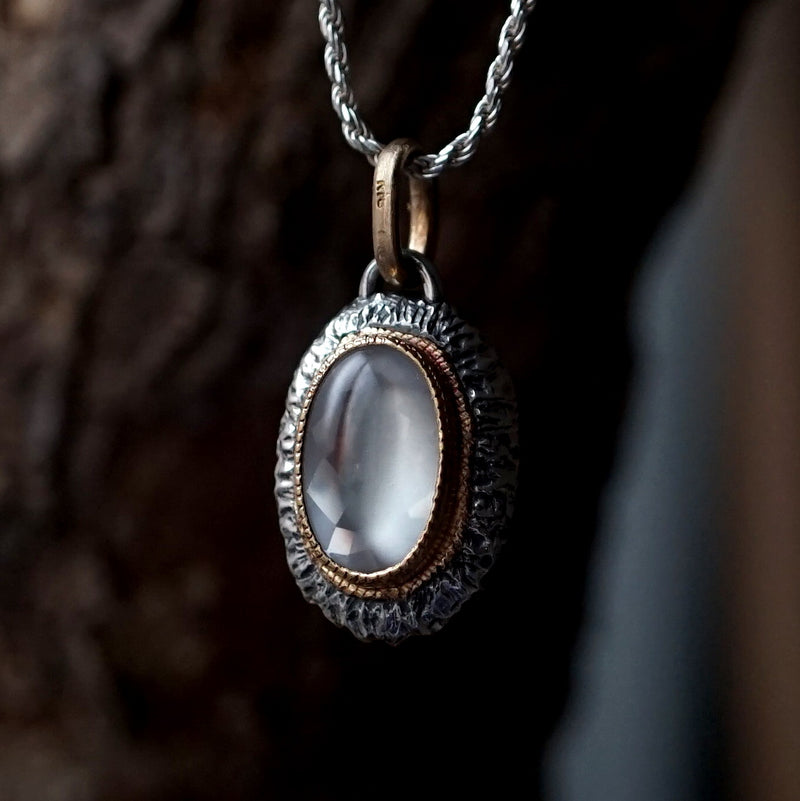 [Only posted at noon on November 4th] J&O SINRA / Moonstone necklace (BM-25)