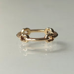 GIFTED / HOOPED IMPLOSION CHAIN RING YG
