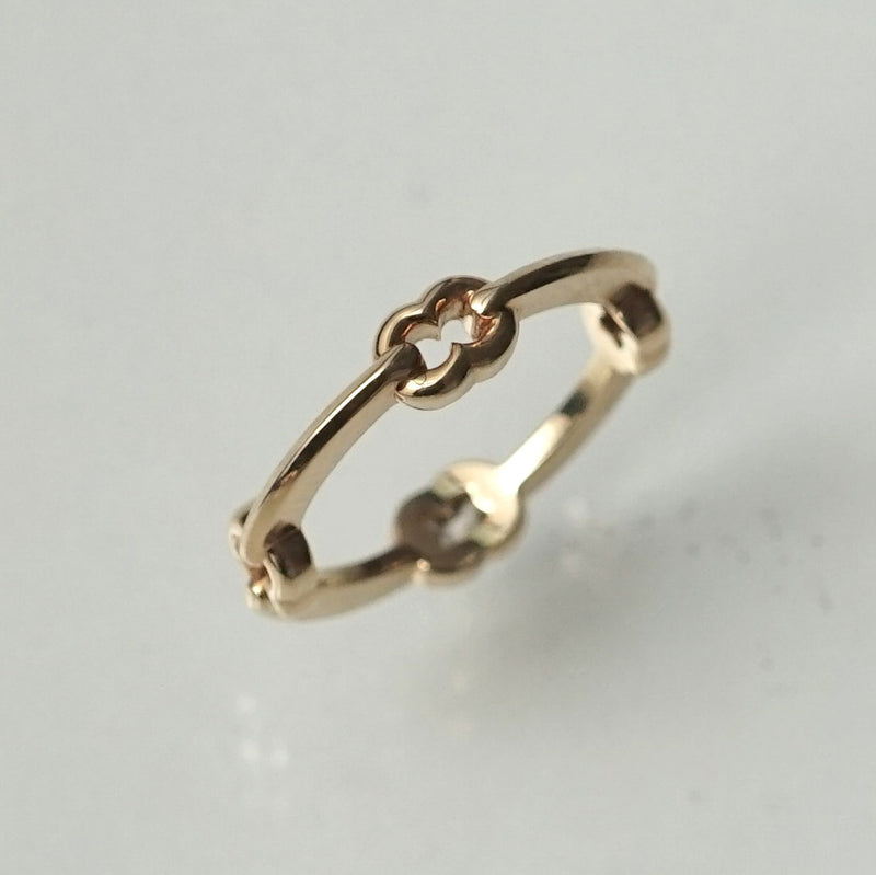 GIFTED / HOOPED IMPLOSION CHAIN RING YG