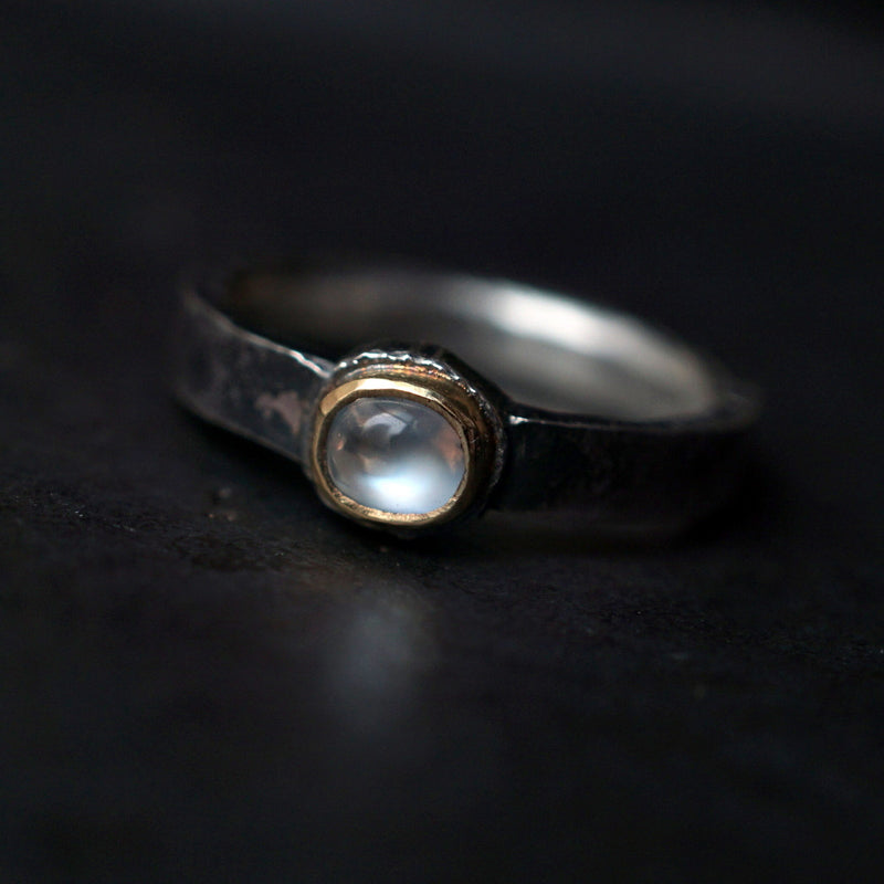 [Only posted at noon on November 4th] J&O SINRA / Moonstone Ring (BM-22)