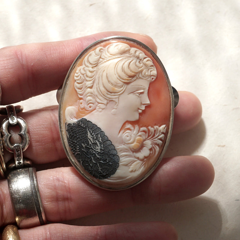 HIYU HAMASAKI / TATTOO CAMEO BROOCH 11