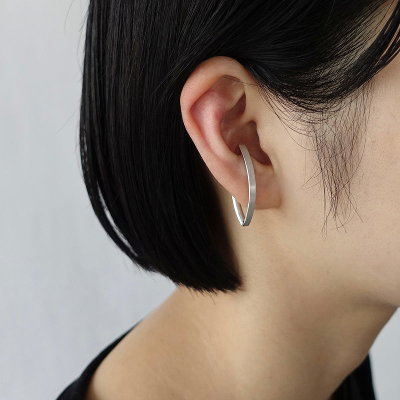 revie objects /〈ANALYZE〉flat Leaf ear cuff L（AN2-23）