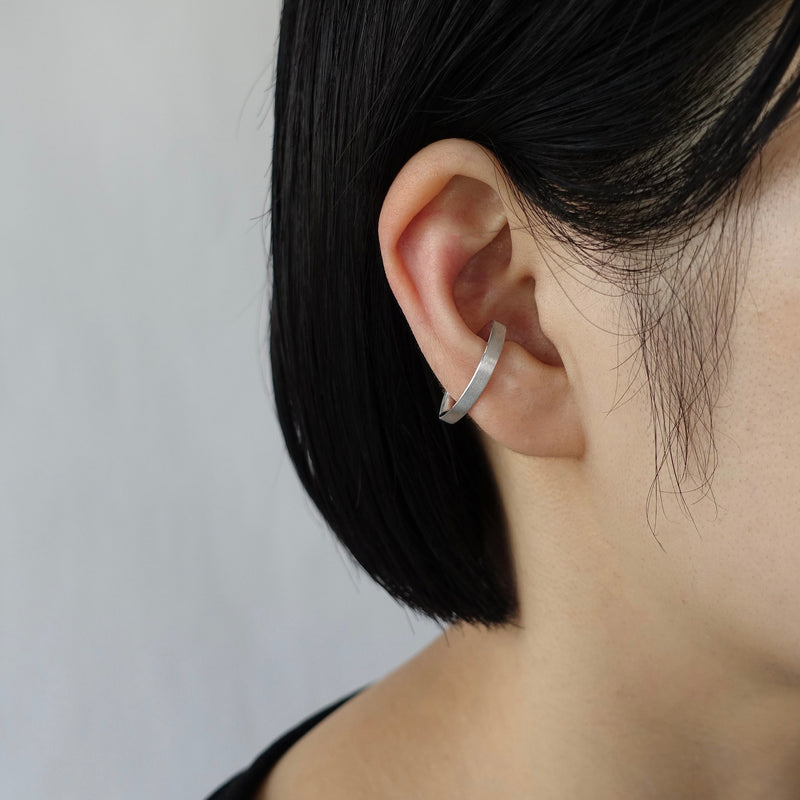 revie objects /〈ANALYZE〉flat Leaf ear cuff S SV（AN-19）