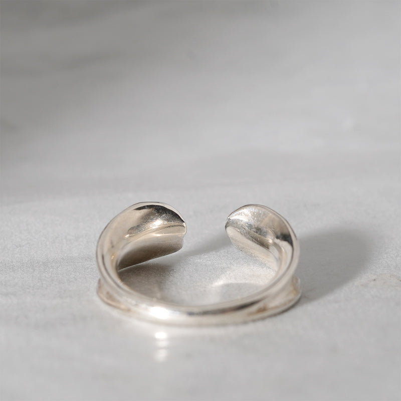 【-11/23 期間限定】WATARU YAMAZAKI / Chasing Ear cuff SV