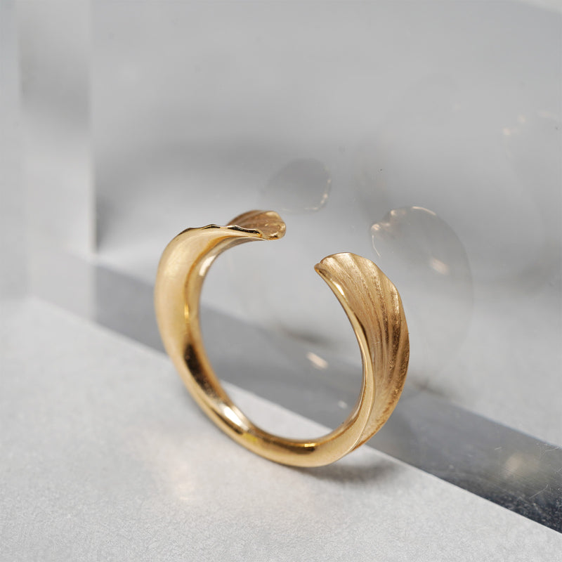 【-11/23 期間限定】WATARU YAMAZAKI / Chasing Ear cuff K18YG