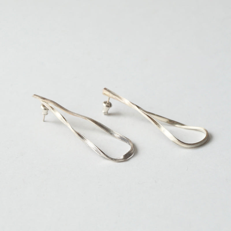 wada maki / リボンピアス L SV