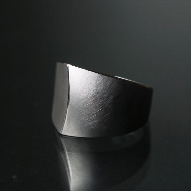 revie objects /〈BREAK〉curve ring (BR1-09)