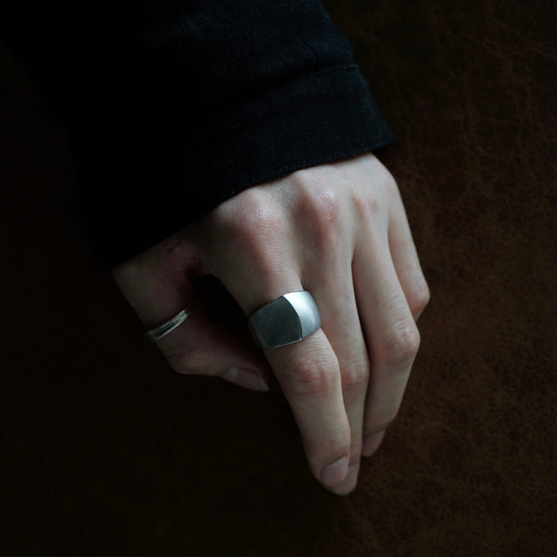 revie objects /〈BREAK〉curve ring (BR1-09)