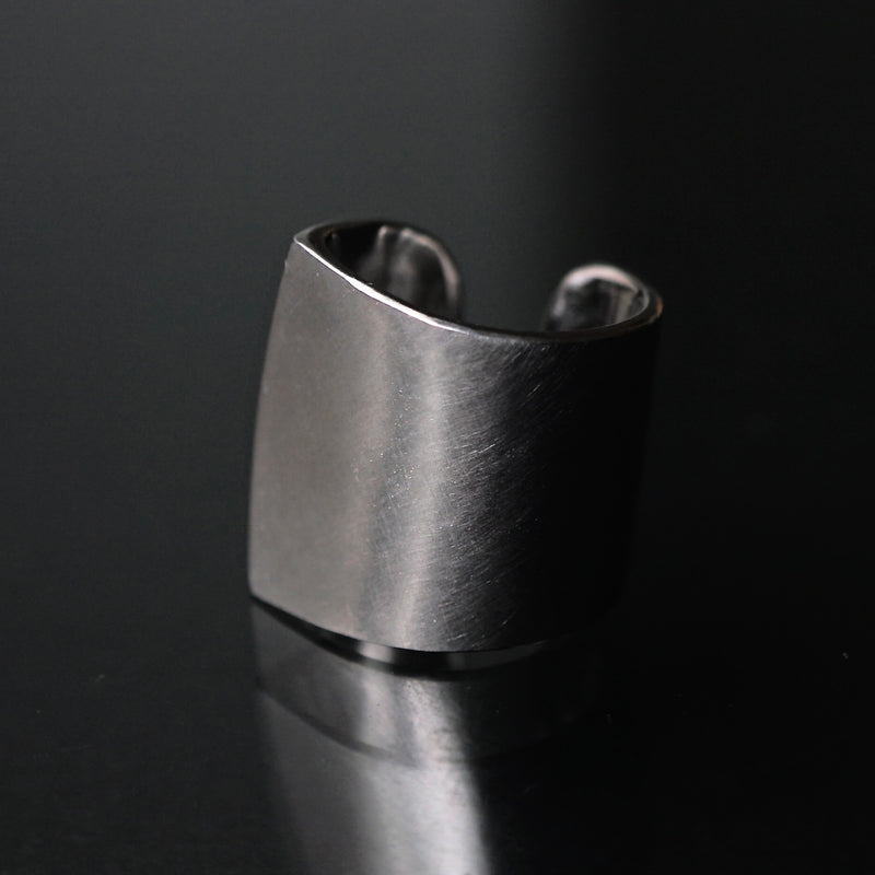 revie objects /〈BREAK〉curve earcuff（BR2-18）