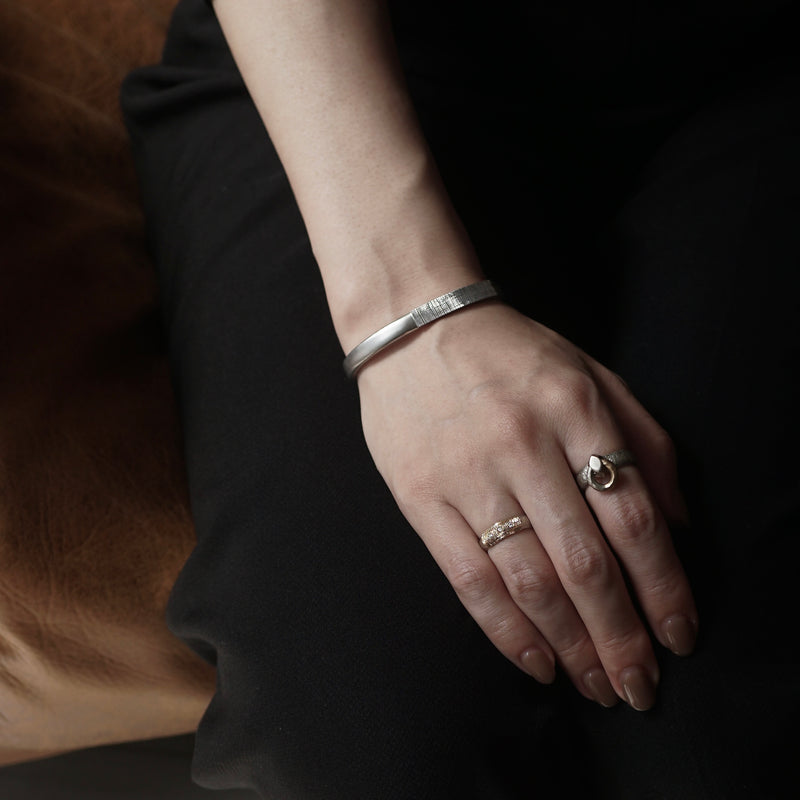 GERMEDEUR / CLOUS DE PARIS Bangle SV (Asymmetry)