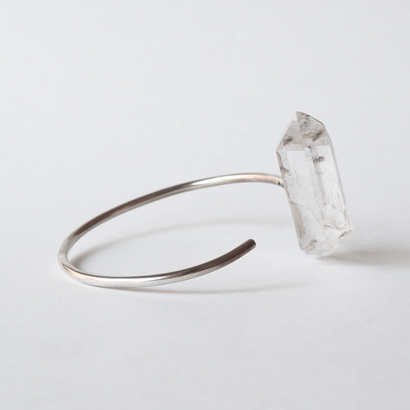 in her / <archive> Crystal point bangle