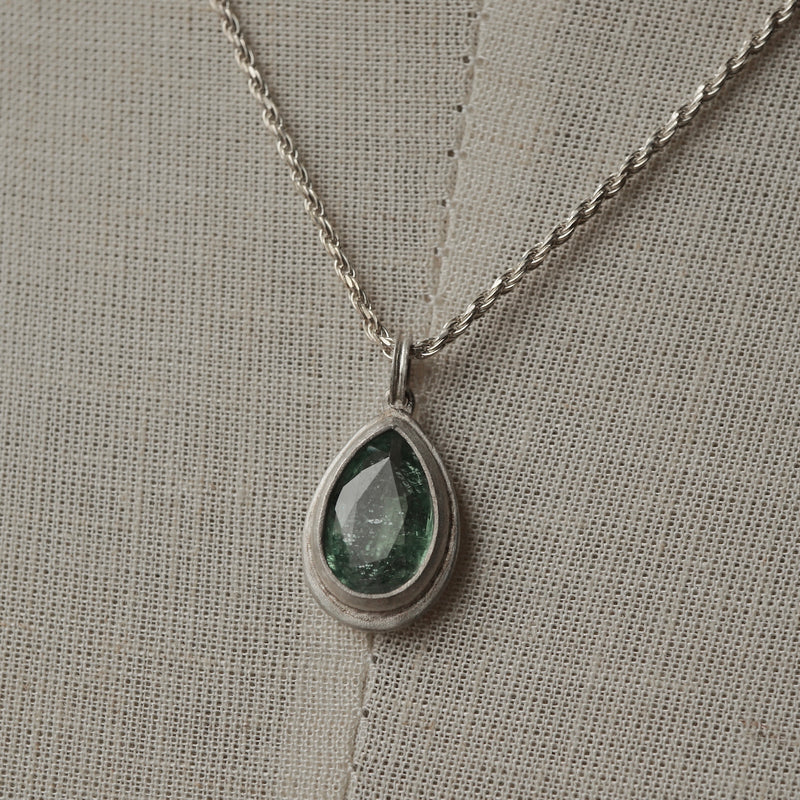 Maison de l'abeille / Pendant top Green Kaiyanight