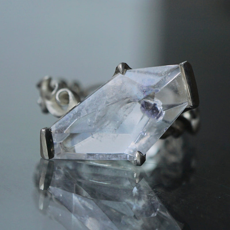 Maison de l'abeille / Full characasa ring Fluorite inquartz #16