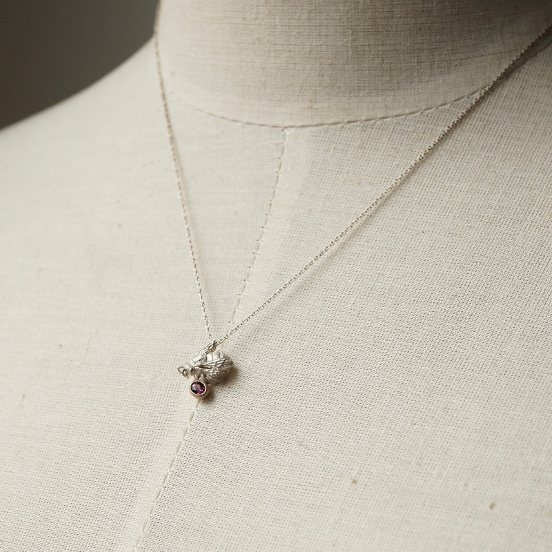 Maison de l'abeille / Abeille necklace rhodolite garnet