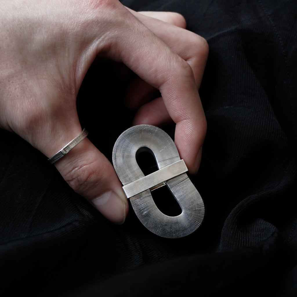 Yuki Yoshioka / neo through brooch