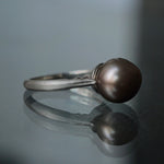 Maison de l'abeille / One-character ring black butterfly pearl #11