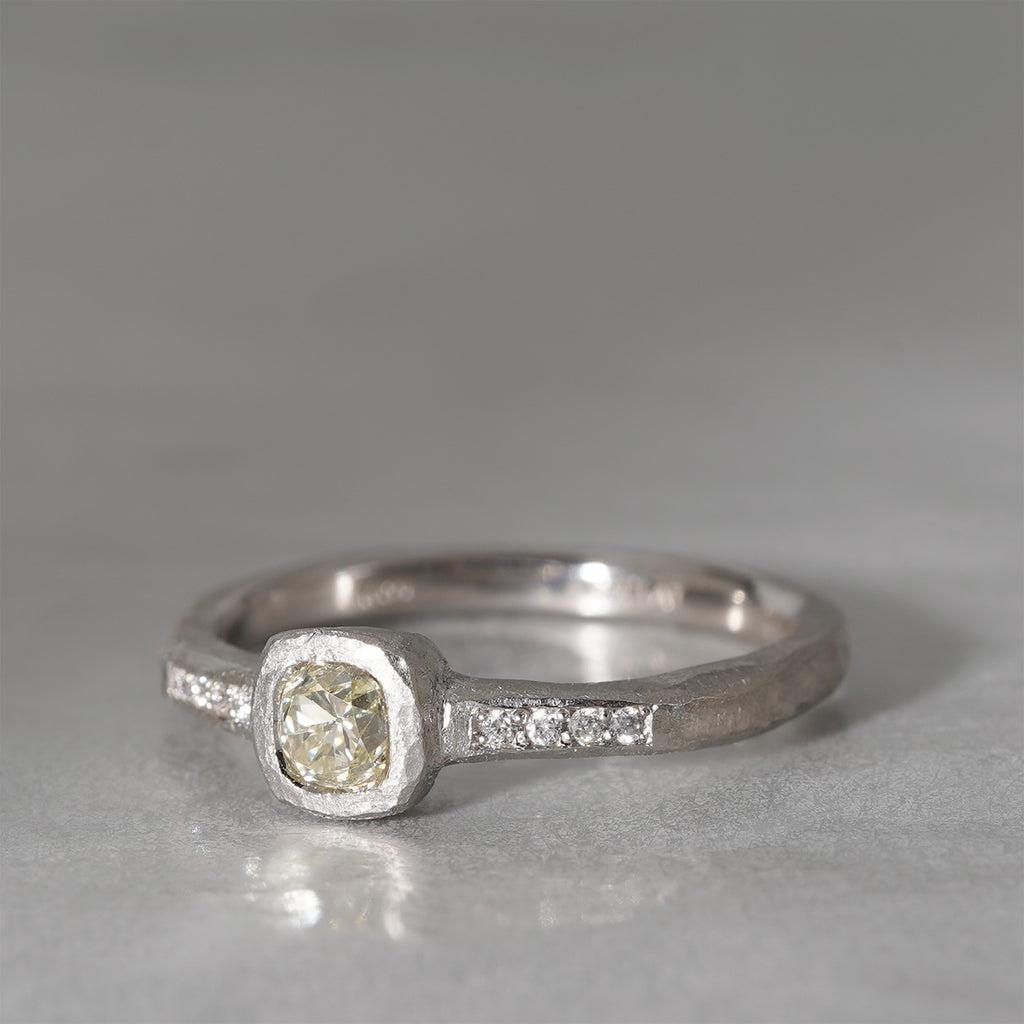 [-8/31 Limited] GICLAT / Pt900 x Diamond (Vintage) GLR506