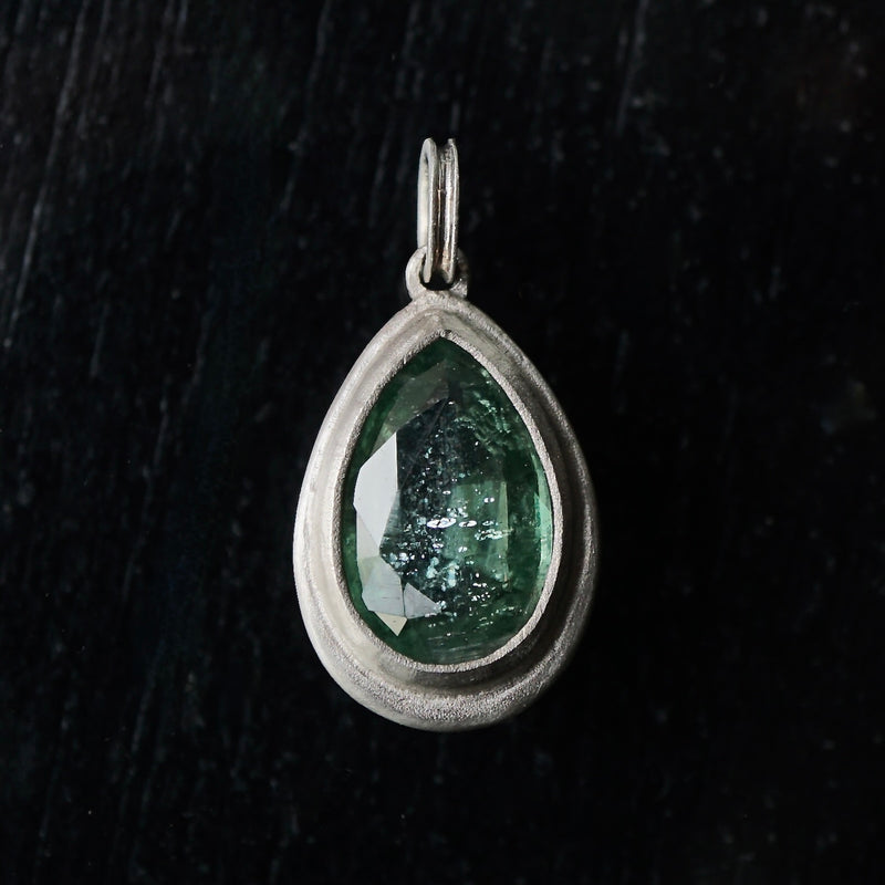 Maison de l'abeille / Pendant top Green Kaiyanight