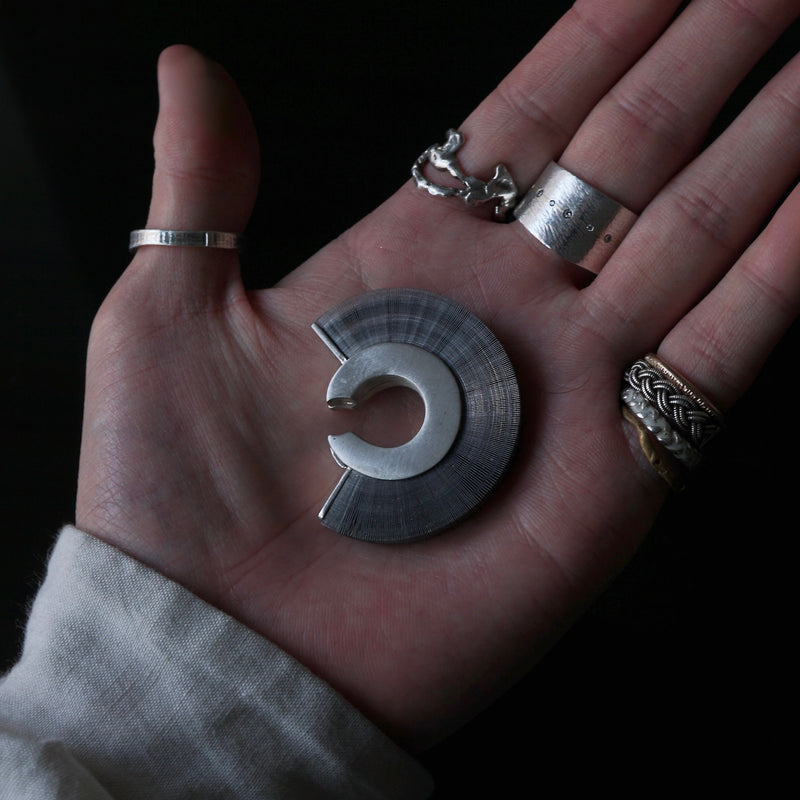 Yuki Yoshioka / neo through earcuff