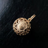 Maison de l'abeille / Leaf Carving Pendant Top Mint Garnet