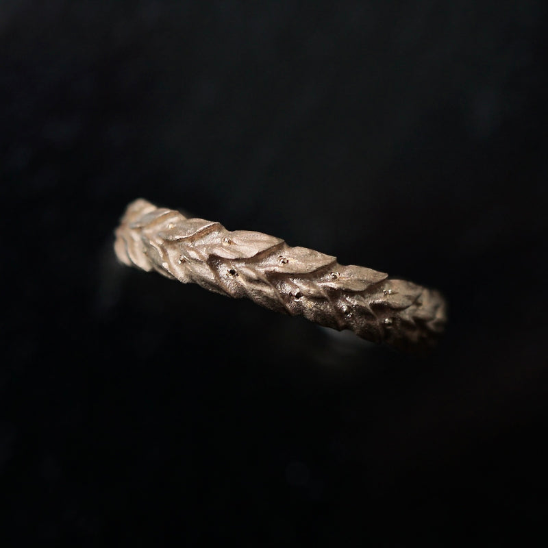 Maison de l'abeille / Laurel Pak Earcuff K10YG
