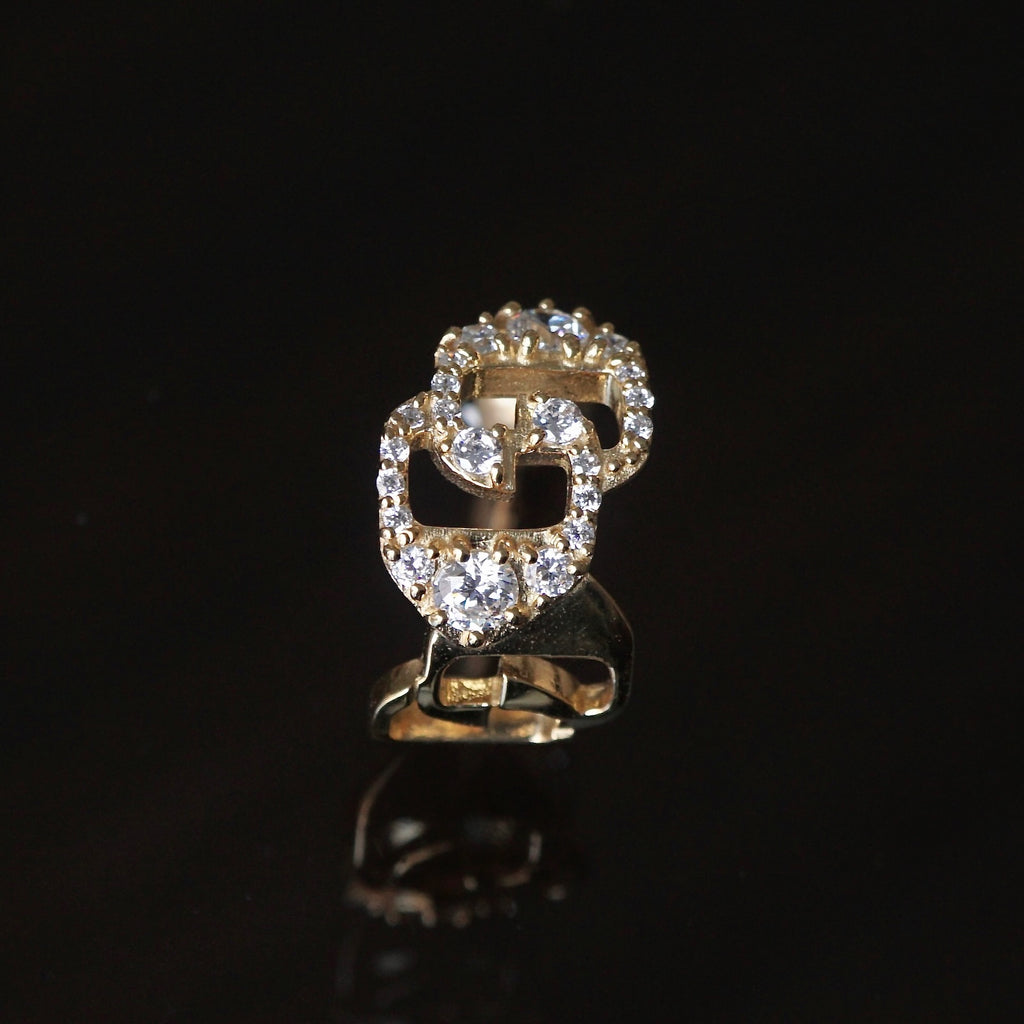 Yuki Yoshioka / INITIAL HOOP EARRING C Zirconia