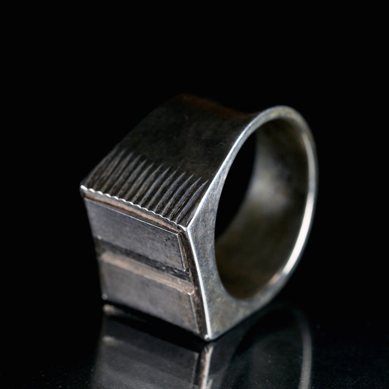VINTAGE / 60s French Signet Ring – Fuligo / Fuligoshed