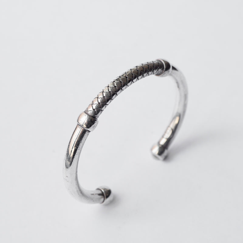 Bottega Veneta： Intrecciato Bracelet – Fuligo / Fuligoshed