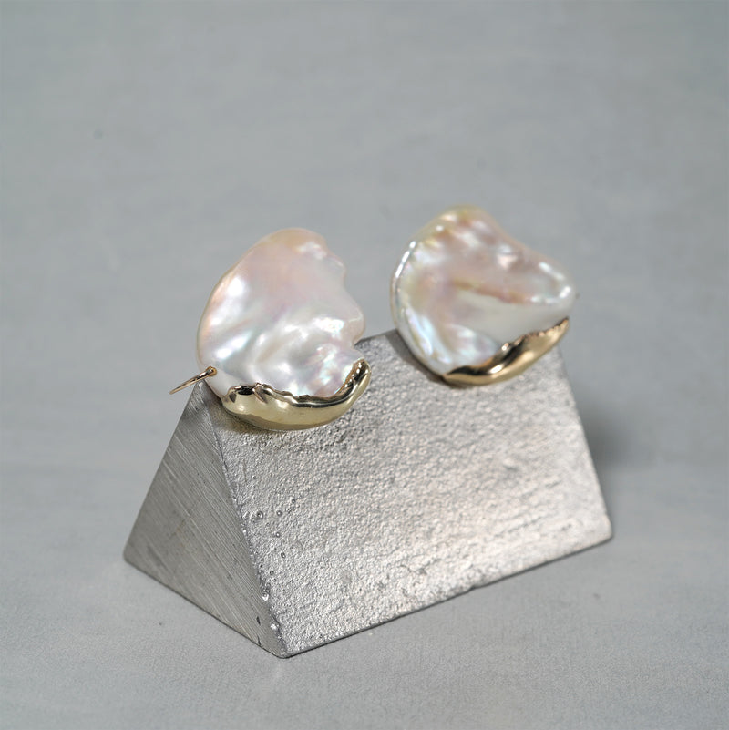 ODA / keshi freshwater pearl pierced earring until 9/25