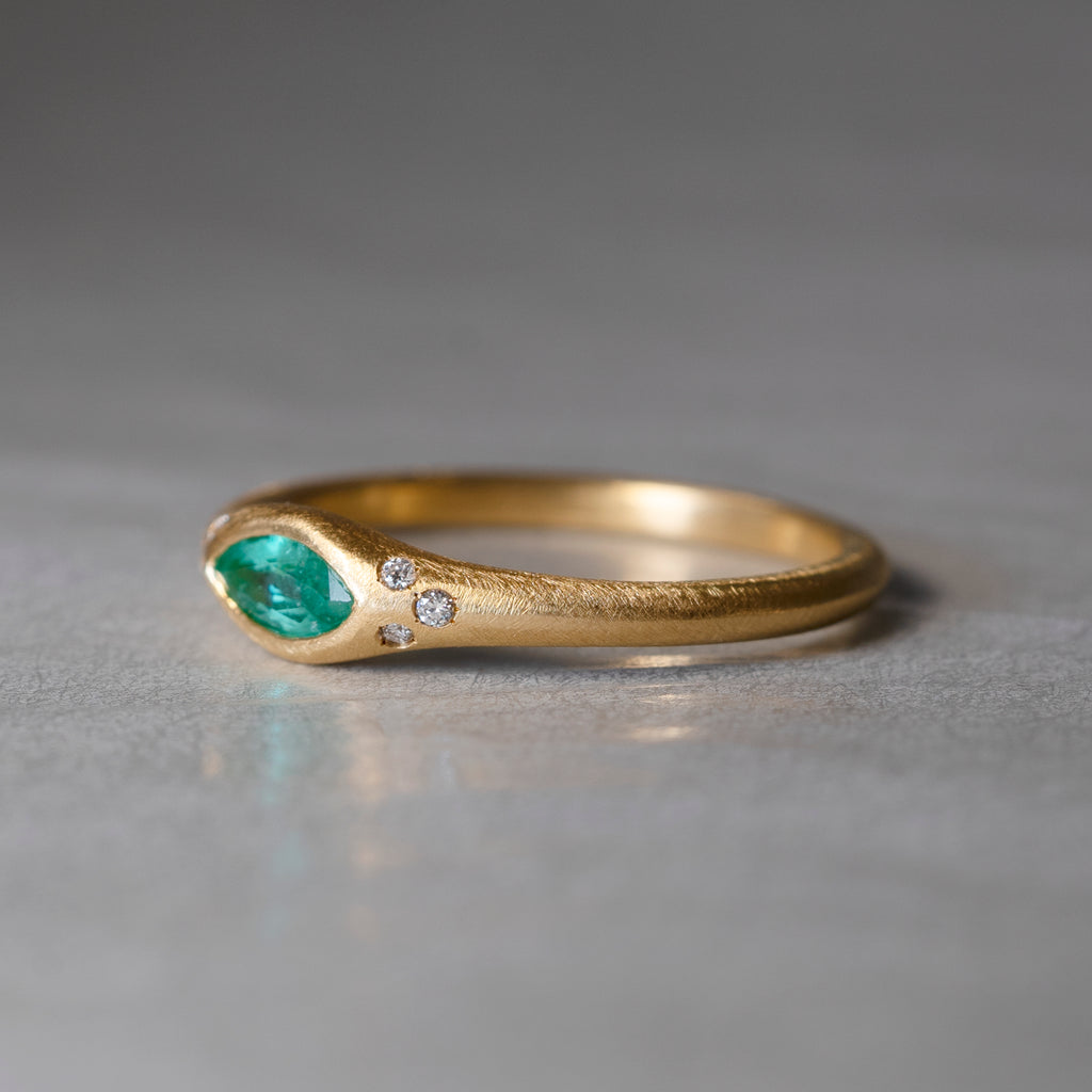 【期間限定】19un-neuf / Handsome Ring Emerald CR00711