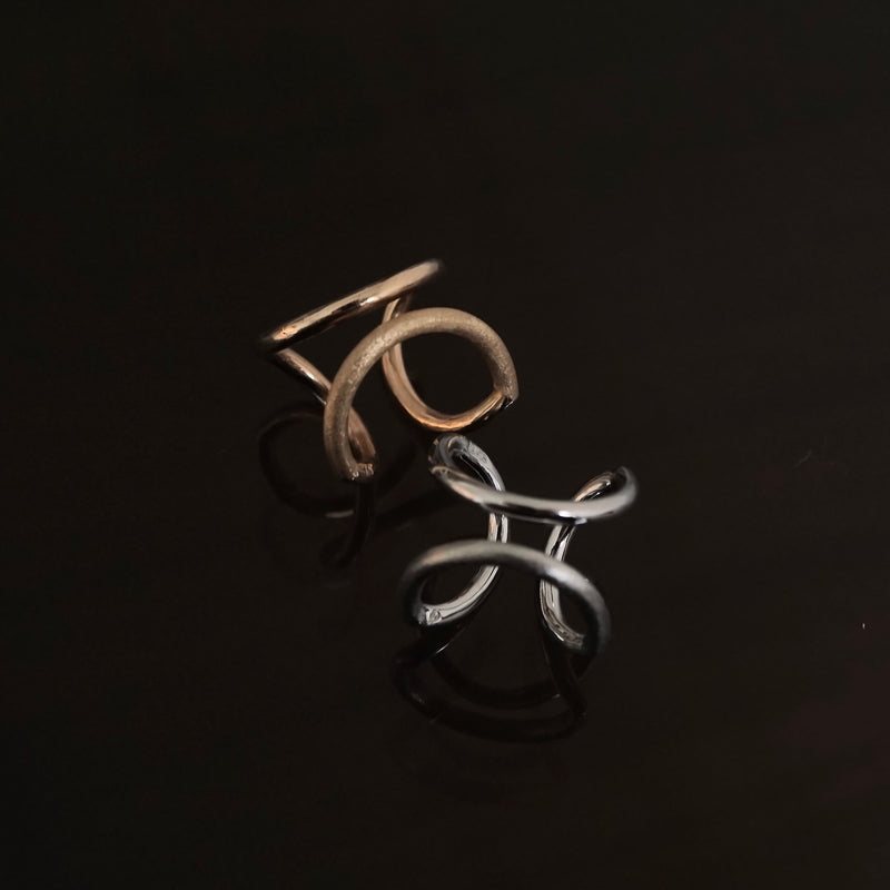 revie objects /〈ANALYZE〉around earcuff（AN2-10/26）