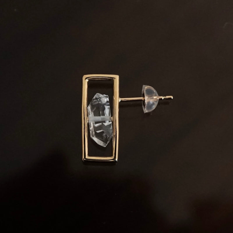 revie objects /〈INSIDE〉quartz earring（IN2-14）