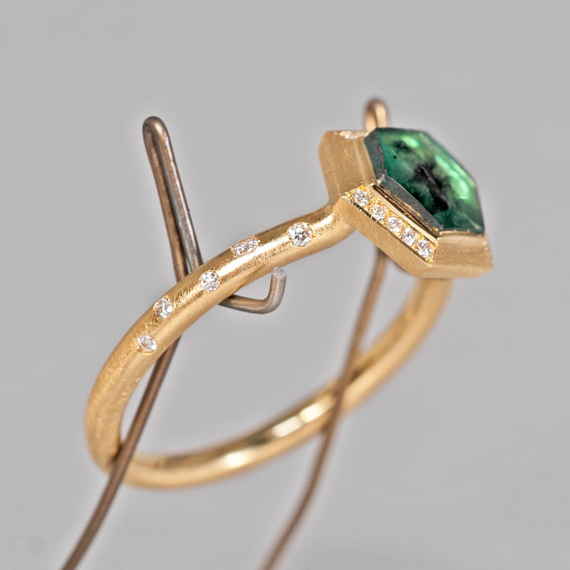 [5/3-5/25 Limited time only] 19un-neuf / Bohemian Ring Emerald CR04012