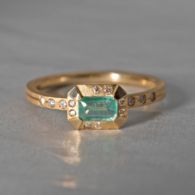 [5/3-5/25 Limited time only] 19un-neuf / Tsukinomichi Ring Emerald CR00411
