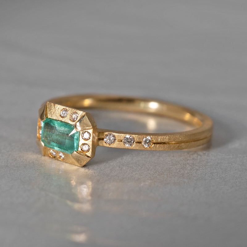 [5/3-5/25 Limited time only] 19un-neuf / Tsukinomichi Ring Emerald CR00411