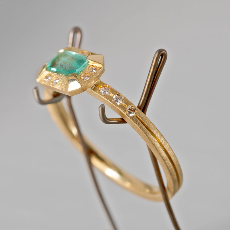 [5/3-5/25 Limited time only] 19un-neuf / Tsukinomichi Ring Emerald CR00411