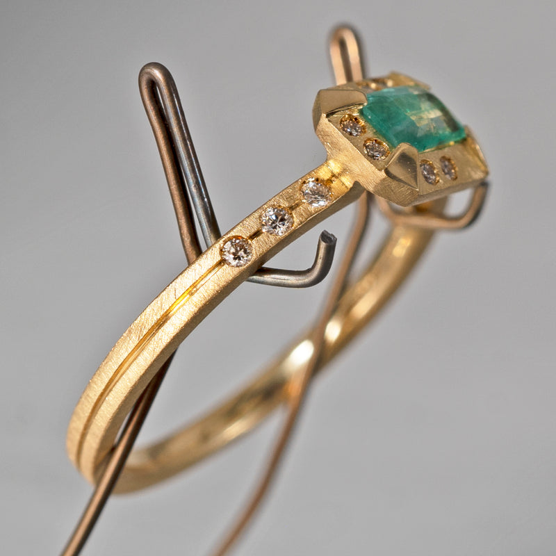 [5/3-5/25 Limited time only] 19un-neuf / Tsukinomichi Ring Emerald CR00411