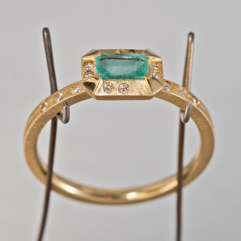 [5/3-5/25 Limited time only] 19un-neuf / Tsukinomichi Ring Emerald CR00411